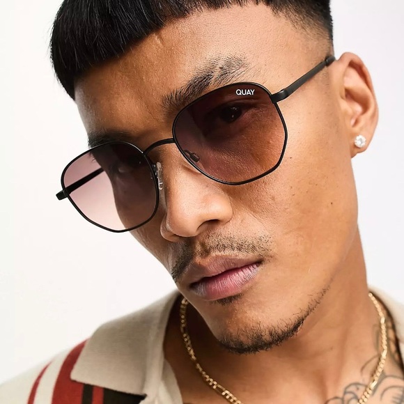 QUAY Big Time Sunglasses Black Frame Brown to Orange Gradient Lenses Unisex NWT - Picture 4 of 12